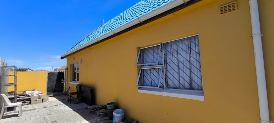 5 Bedroom Property for Sale in Bay View Western Cape